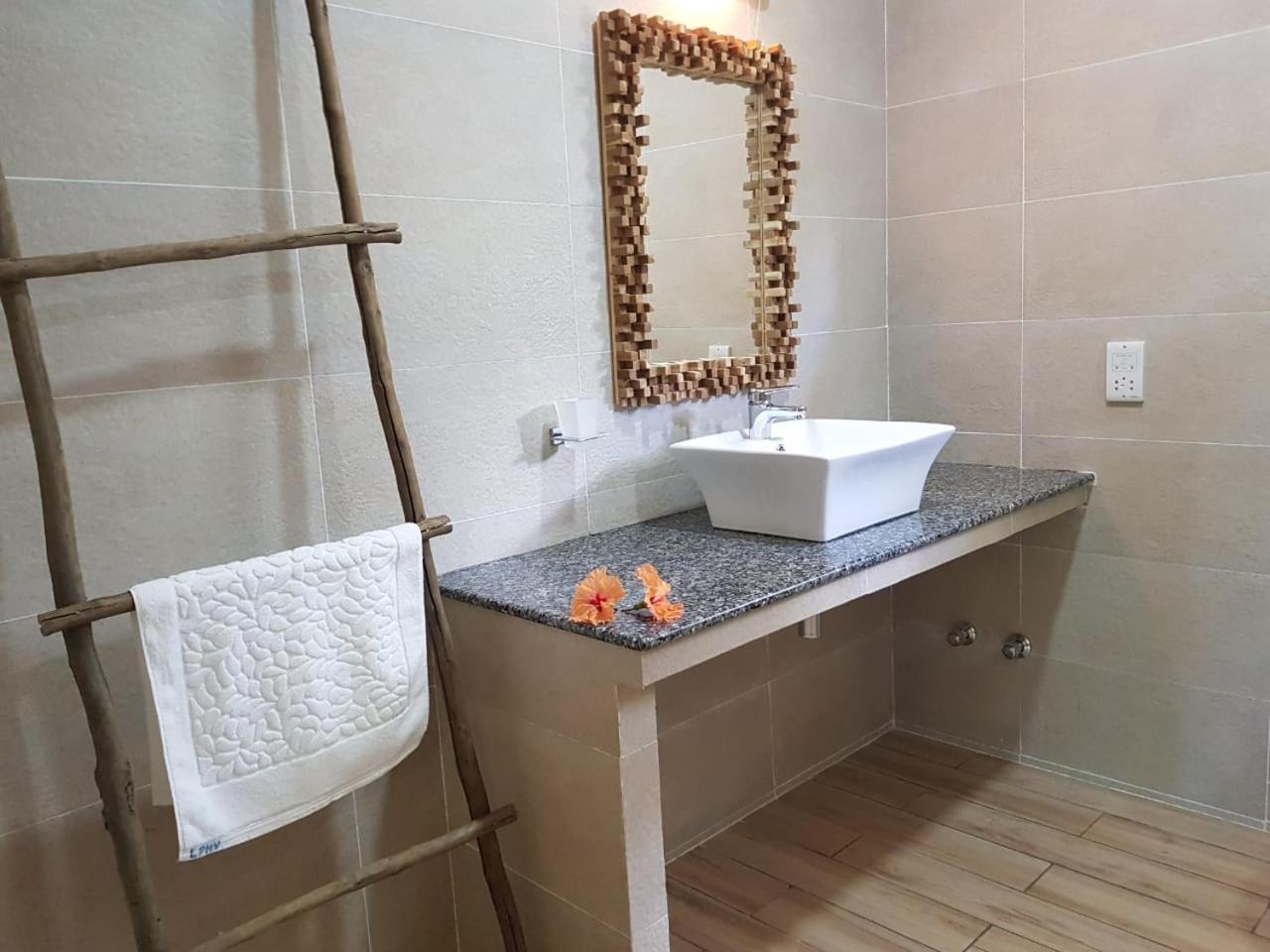 La Passe Holiday Villa Ла-Диг Экстерьер фото